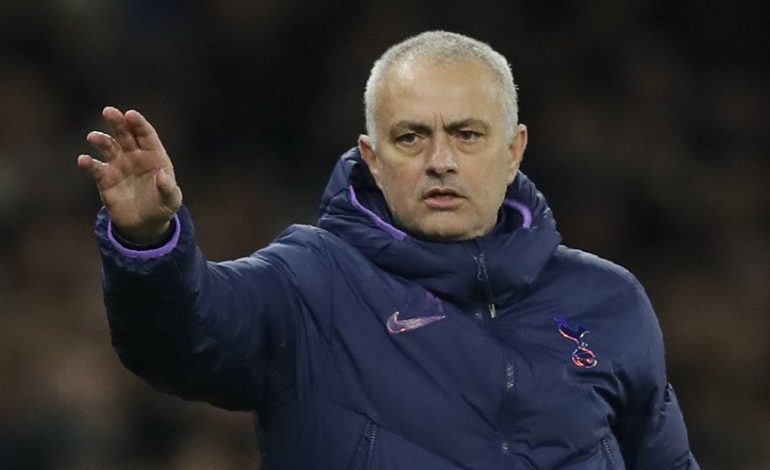 Tottenham Menang, Netizen: Mourinho Bayar Utang ke MU dan Chelsea Nih