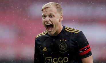 Tak Ikut Laga Pramusim Ajax, Donny van de Beek Merapat ke MU?