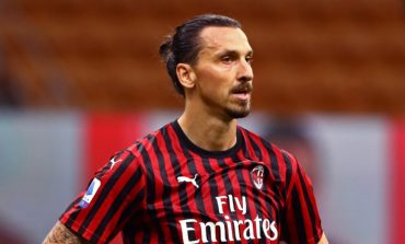 Zlatan Ibrahimovic Beri Sinyal Bakal Bertahan di AC Milan