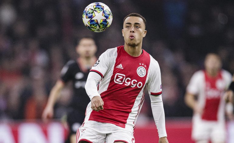 Pemain Muda Ajax Amsterdam Diperebutkan Barcelona dan Bayern Munchen
