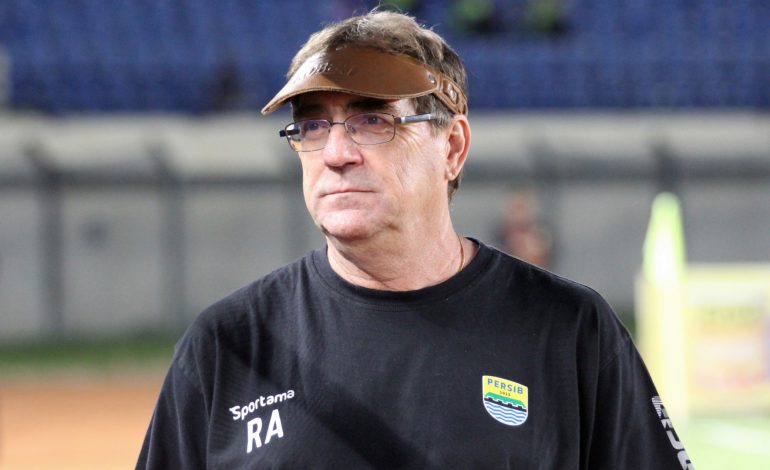 Robert Alberts Sebut Jadwal Lanjutan Liga 1 2020 Menyiksa