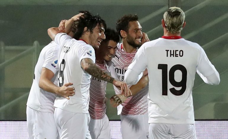 Tanpa Ibrahimovic, AC Milan Libas Crotone untuk Lanjutkan Tren Kemenangan
