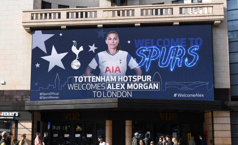 Tottenham Hotspur Rekrut Pesepak Bola Cantik Alex Morgan