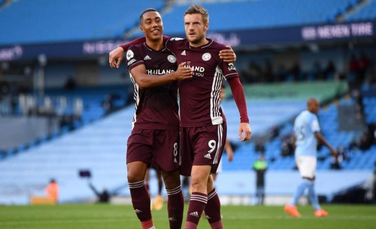 Vardy Hattrick, Leicester Permalukan Man City dan Naik ke Puncak Klasemen