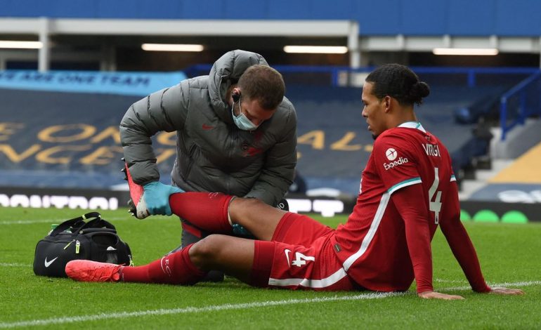 Operasi Lutut, Virgil Van Dijk Terancam Absen hingga Akhir Musim