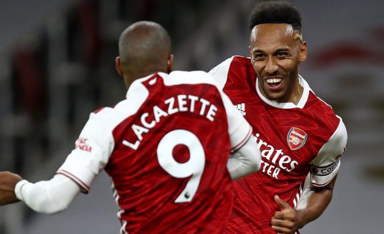 Dilema Arteta di Arsenal: Haruskah Korbankan Lacazette demi Aubameyang Jadi Striker?