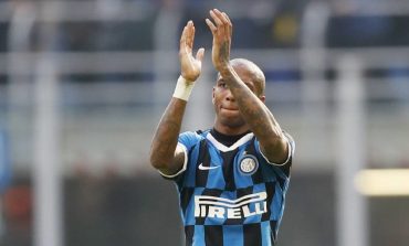 Duh, Ashley Young Dipastikan Positif COVID-19, Absen Lawan Milan