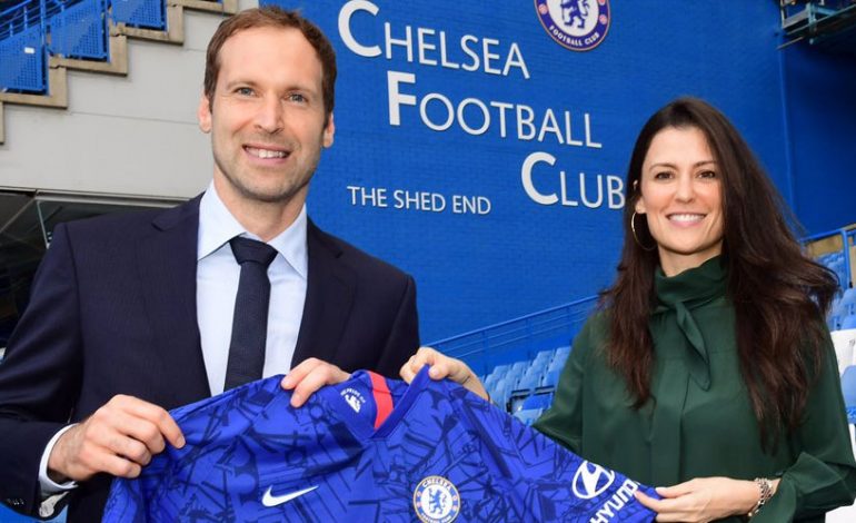 Wow! Chelsea Masukkan Petr Cech ke Skuad Premier League Mereka Musim Ini
