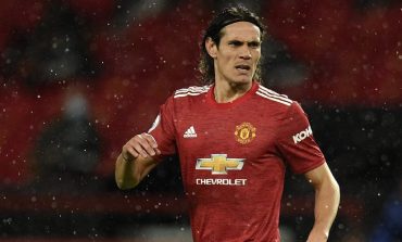 Lihat Gerakan Malas-malasan Edinson Cavani Saat Pemanasan, Roy Keane: Niat Gak Sih?