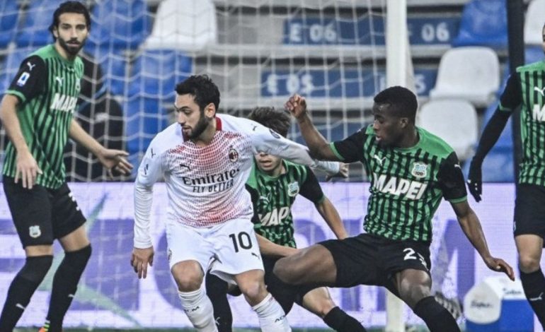 Sassuolo vs AC Milan: Rossoneri Menang 2-1