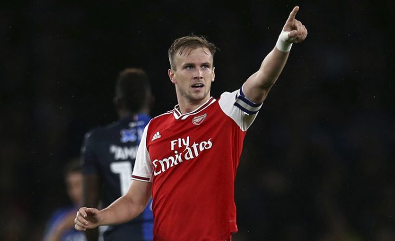 Arsenal Perpanjang Kontrak Rob Holding?