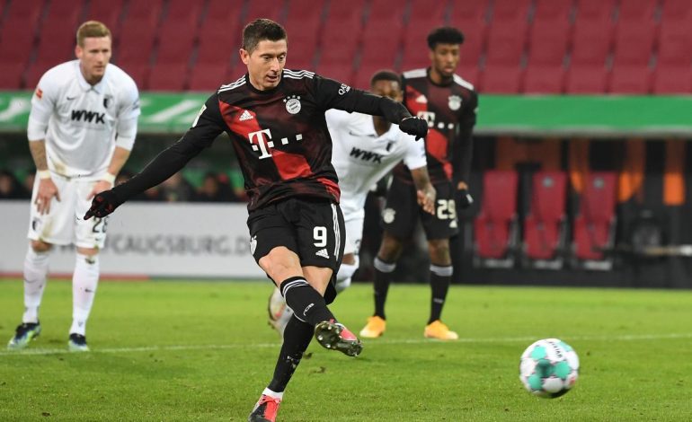 Augsburg vs Bayern Munchen: Gol Penalti Lewandowski Menangkan Die Roten