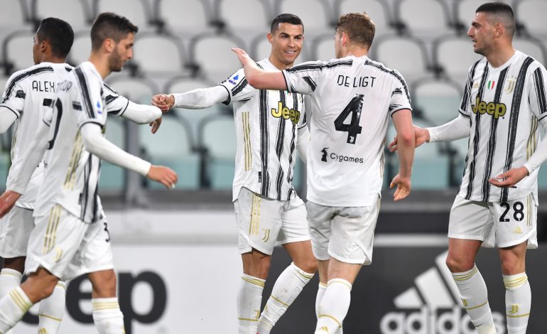 Juventus vs Crotone: Ronaldo Dua Gol, Bianconeri Menang 3-0
