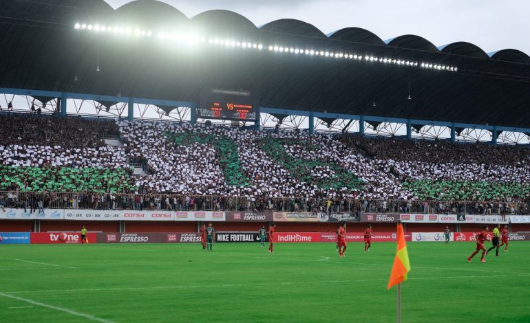 Liga 1: Suporter Wajib Nonton di Rumah Saja, Ini Alasannya