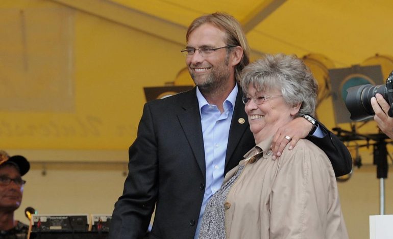MU Berduka Atas Meninggalnya Ibunda Klopp