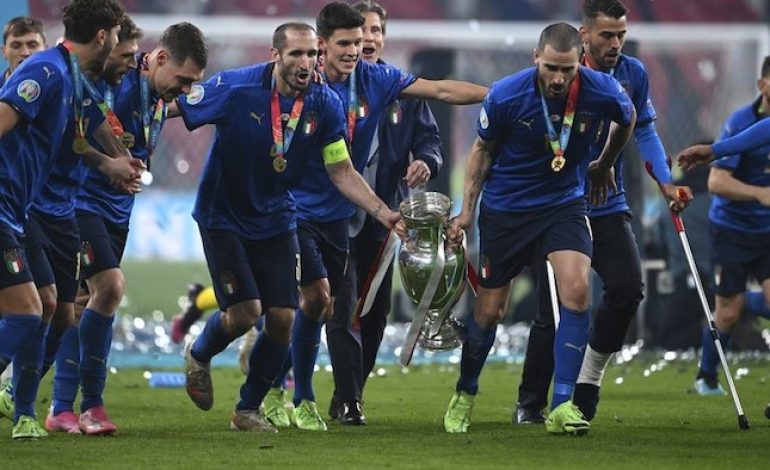 Legenda Inggris Soal Duet Bonucci dan Chiellini: Punya Seni Gelap Dalam Bertahan