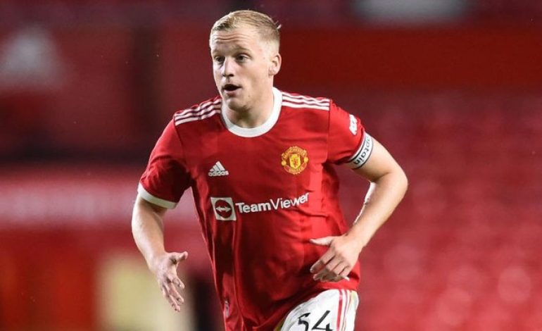 Ronaldo Pulang ke MU, Kabar Buruk untuk Van de Beek