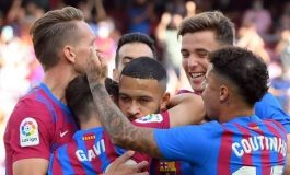 Jadwal Sepak Bola Hari ini: Man United Vs Everton, Atletico Vs Barcelona, Persib Vs PSM