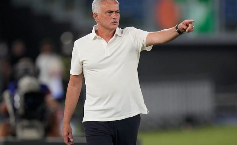 Jose Mourinho Hukum 5 Pemain AS Roma