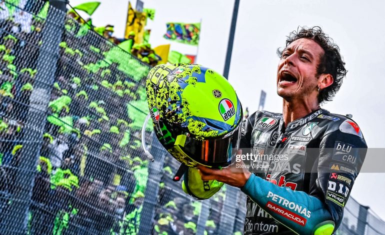 Valentino Rossi Resmi Pensiun Dari MotoGP, Terima Kasih The Doctor