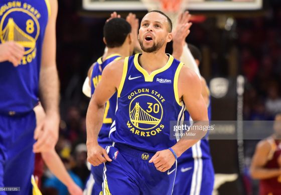 Stephen Curry Tak Pernah Lelah Membuat Dunia Terpukau dan Warriors Menang Lagi