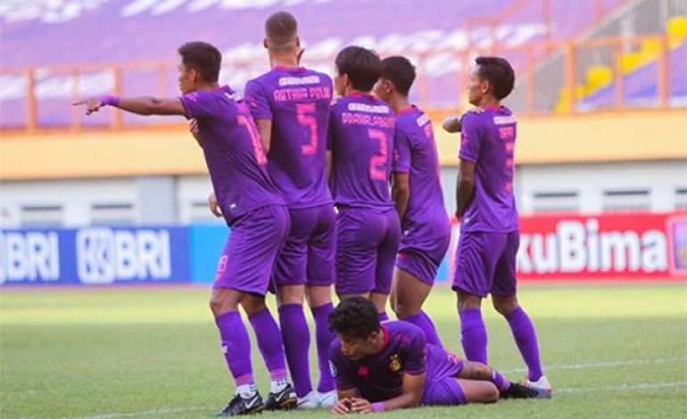 Persik Kediri Harus Rubah Lini Belakang Yang Sangat Lemah