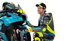 Valentino Rossi Berbagi Pengalaman Bagaimana Bersaing di Kelas Atas MotoGP