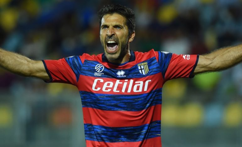 Buffon Tanda Tangani Kontrak Baru Bersama Parma