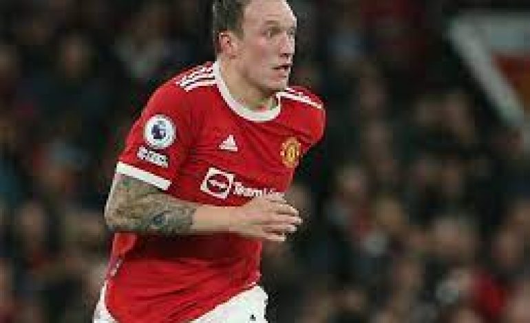 Phil Jones Masih Ingin Bertahan di Manchester United