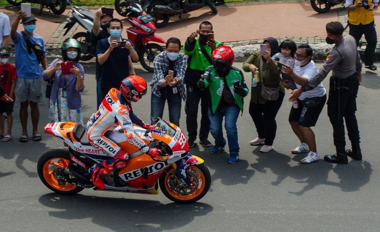 Pembalap MotoGP Mendengar Suara Adzan di Sirkuit Mandalika, Ini Reaksinya