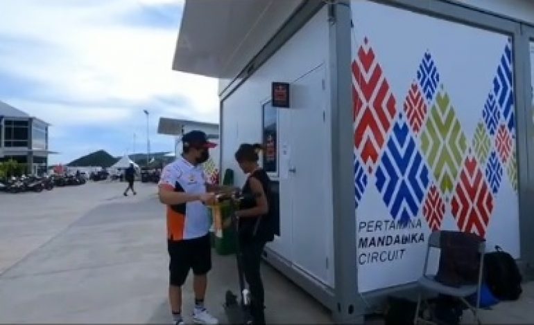 Presenter Cantik Indonesia Punya Gosip Dengan Marc Marquez Perkara Kunci Hotel