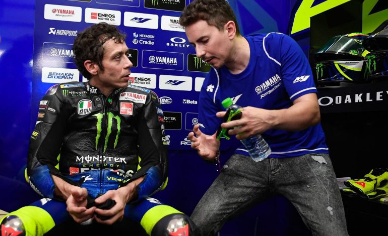 Hal Memalukan Yang Dilakukan Valentino Rossi Kepada Jorge Lorenzo
