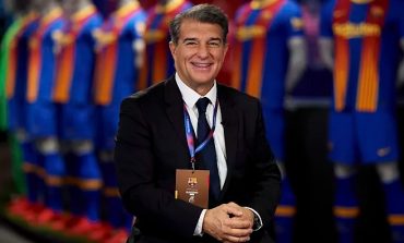 Presiden Barcelona Beri Komentar Terkait Frenkie de Jong yang Diincar Manchester United