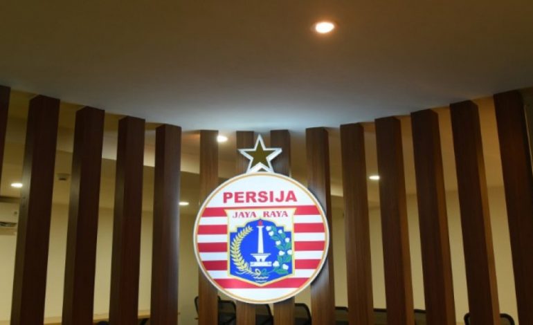 Secara resmi! Persija menggandeng bek timnas Ceko