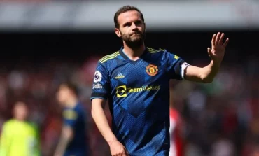 Maurizio Sarri Tolak Juan Mata di Lazio