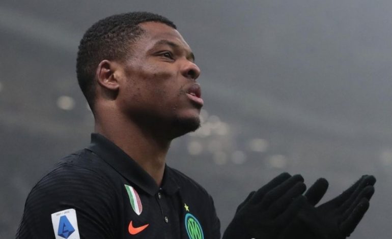 Newcastle Ingin Memblokir Kepindahan Dumfries ke Manchester United