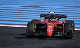 Sainz Pimpin Ferrari 1-2 saat Hamilton Kembali