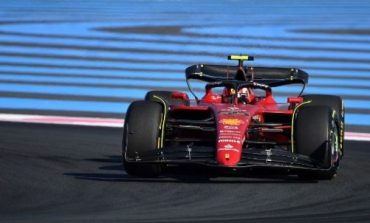 Sainz Pimpin Ferrari 1-2 saat Hamilton Kembali